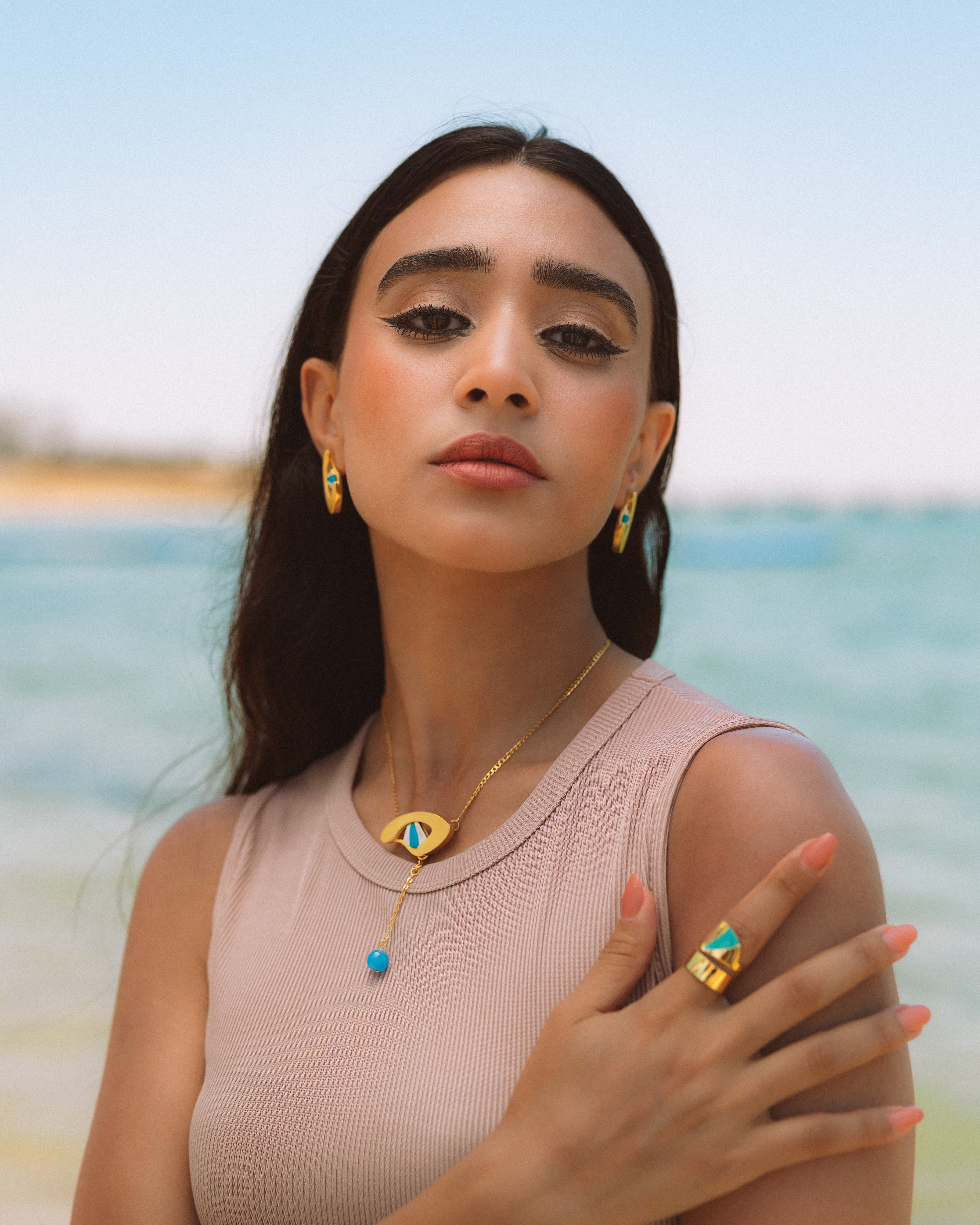 Izees - STORY OF A POWERFUL WOMAN