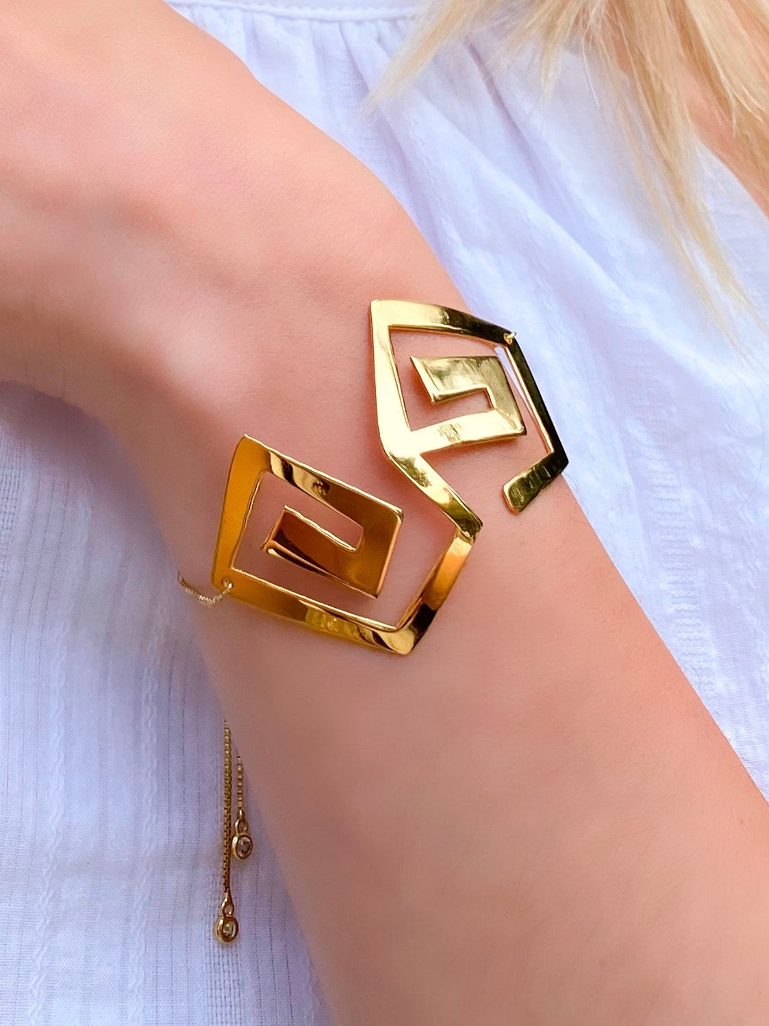 The TREASURE bracelet